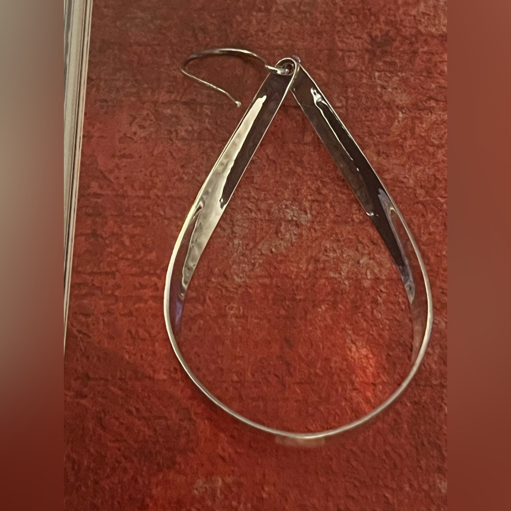 SINGLE EARRING ONLY: Silpada Do The Twist Earring on French Wire Drop - Picture 2 of 2